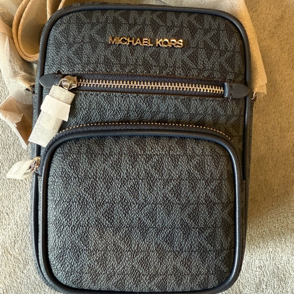 Michael Kors blue Messenger Bag with silver-Tone Hardware - Picture 2 of 7